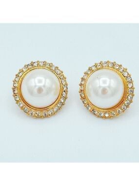 Pearl and cubic zurconia earrings